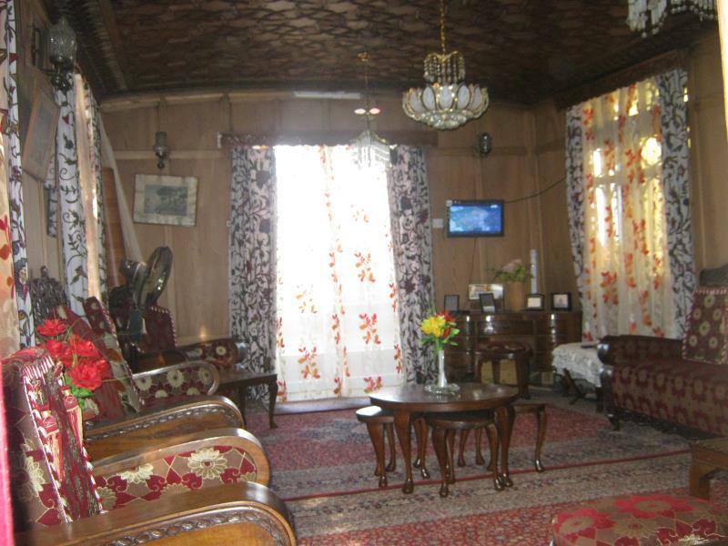 Young Shahzada Group Of Houseboats Srīnagar Buitenkant foto